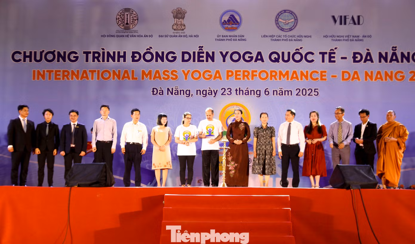 "Chính quyền thành phố luôn tạo điều kiện thuận lợi cho các doanh nghiệp nước ngoài, trong đó có doanh nghiệp Ấn Độ, đến tìm hiểu, hợp tác và đầu tư. Đà Nẵng cũng đang từng bước mở rộng hợp tác trên nhiều lĩnh vực, đặc biệt là giáo dục đào tạo, văn hóa nghệ thuật và giao lưu nhân dân", bà Thi nhấn mạnh.