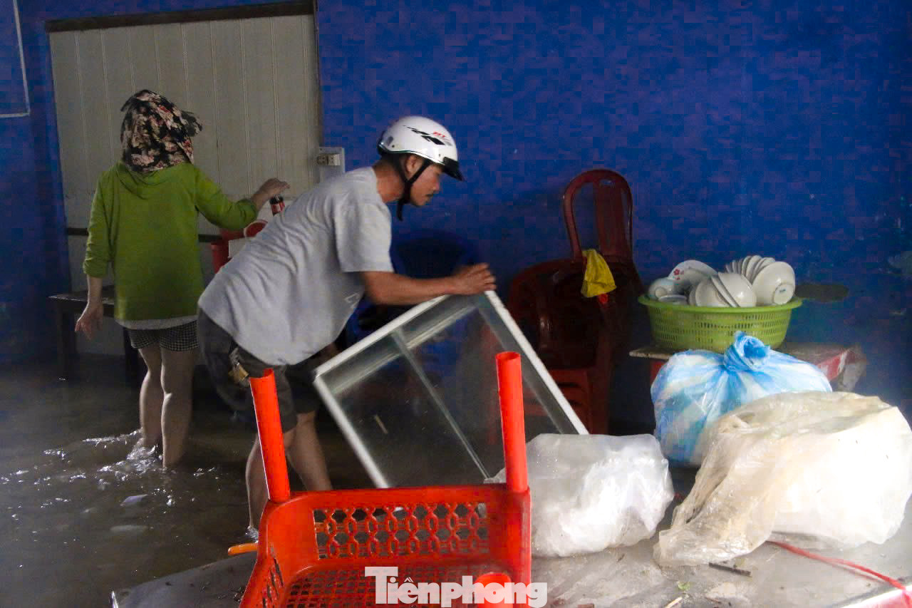 Bà Lê Thị Nhật Diệu - Chủ tịch UBND phường Khê Tây cho biết, việc dự án tái thiết đô thị được thông qua đã mang lại niềm vui, sự phấn khởi lớn cho chính quyền và người dân địa phương.