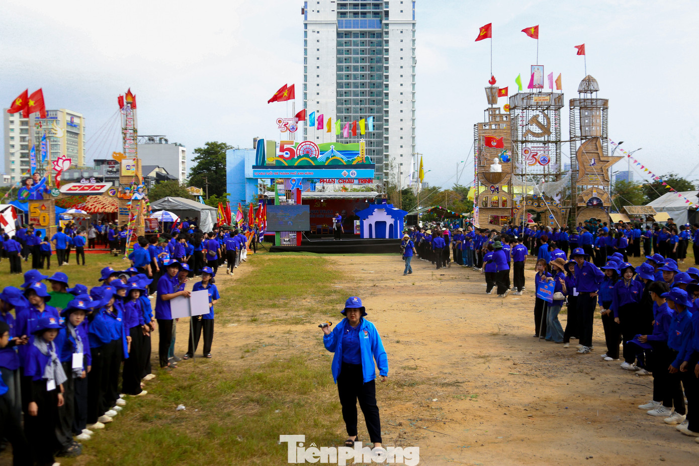 Hội trại năm nay có sự tham gia của 19 đơn vị được chia thành 8 cụm trại (Cụm trại Nguyễn Văn Thoại, Cụm trại Phan Chu Trinh, Cụm trại Lê Văn Hiến, Cụm trại Lê Thị Dãnh, Cụm trại Ông Ích Đường, Cụm trại Nguyễn Chơn, Cụm trại Thái Phiên, Cụm trại Nguyễn Tri Phương) với hơn 1.000 trại sinh. Hội trại năm nay có sự tham gia của 19 đơn vị được chia thành 8 cụm trại (Cụm trại Nguyễn Văn Thoại, Cụm trại Phan Chu Trinh, Cụm trại Lê Văn Hiến, Cụm trại Lê Thị Dãnh, Cụm trại Ông Ích Đường, Cụm trại Nguyễn Chơn, Cụm trại Thái Phiên, Cụm trại Nguyễn Tri Phương) với hơn 1.000 trại sinh.