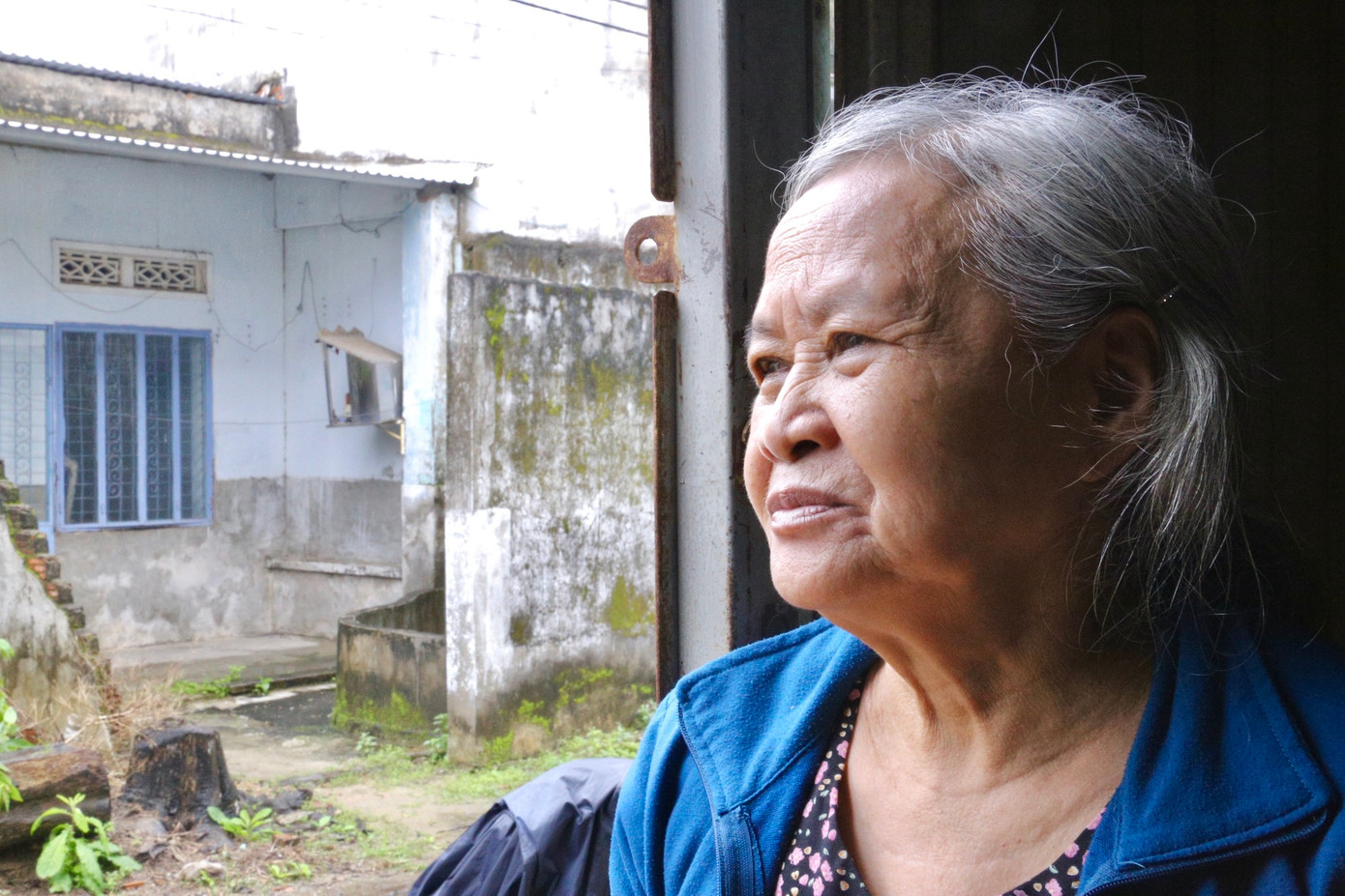 Người dân mong mỏi được di dời, tái định cư để ổn định cuộc sống.