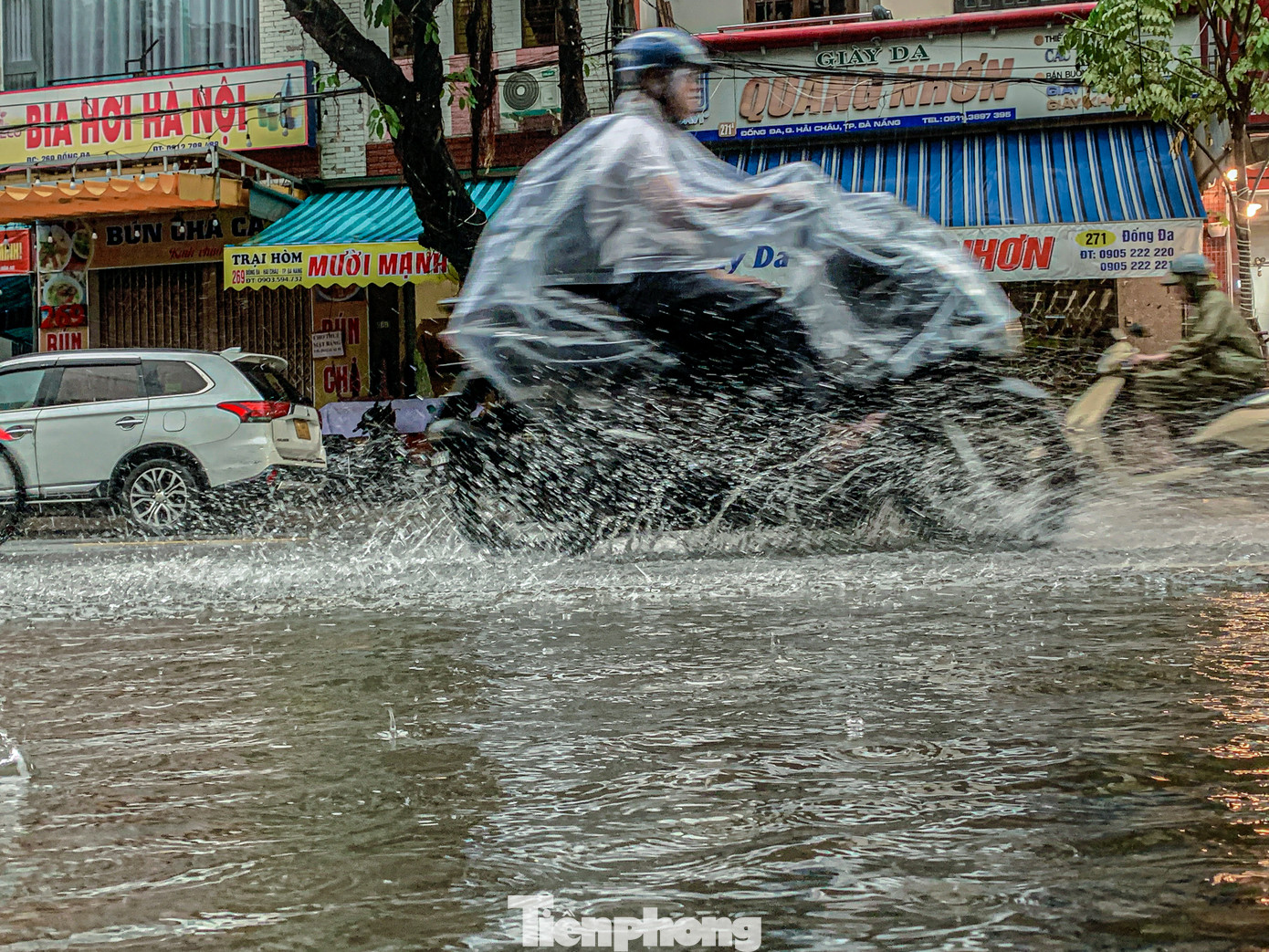 Cần đề phòng mưa lớn với cường độ lớn tập trung trong thời gian ngắn, có nguy cơ xảy ra lũ quét, sạt lở đất ở vùng núi, ngập úng tại các vùng trũng thấp và đô thị. Trong cơn dông cần đề phòng có sét và gió giật mạnh.