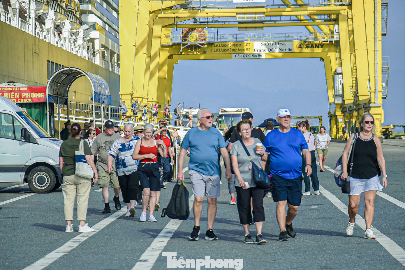 Du khách chủ yếu đến từ các quốc gia khác như: Hà Lan, Mỹ, Đức, Anh, Pháp, Ý, Đan Mạch, Canada…