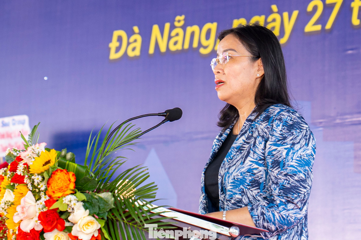 Bà Nguyễn Thị Anh Thi - Phó Chủ tịch UBND TP. Đà Nẵng cho biết: Thời gian qua, thành phố đã tổ chức hiệu quả các hoạt động hưởng ứng Tháng hành động về An toàn, vệ sinh lao động. Đồng thời, thành phố cũng chủ động phối hợp với các cấp Công đoàn tổ chức tốt Tháng Công nhân hằng năm với nhiều hoạt động thiết thực, hiệu quả, góp phần nâng cao đời sống vật chất, tinh thần cho người lao động và xây dựng môi trường làm việc an toàn. Bà Nguyễn Thị Anh Thi - Phó Chủ tịch UBND TP. Đà Nẵng cho biết: Thời gian qua, thành phố đã tổ chức hiệu quả các hoạt động hưởng ứng Tháng hành động về An toàn, vệ sinh lao động. Đồng thời, thành phố cũng chủ động phối hợp với các cấp Công đoàn tổ chức tốt Tháng Công nhân hằng năm với nhiều hoạt động thiết thực, hiệu quả, góp phần nâng cao đời sống vật chất, tinh thần cho người lao động và xây dựng môi trường làm việc an toàn.