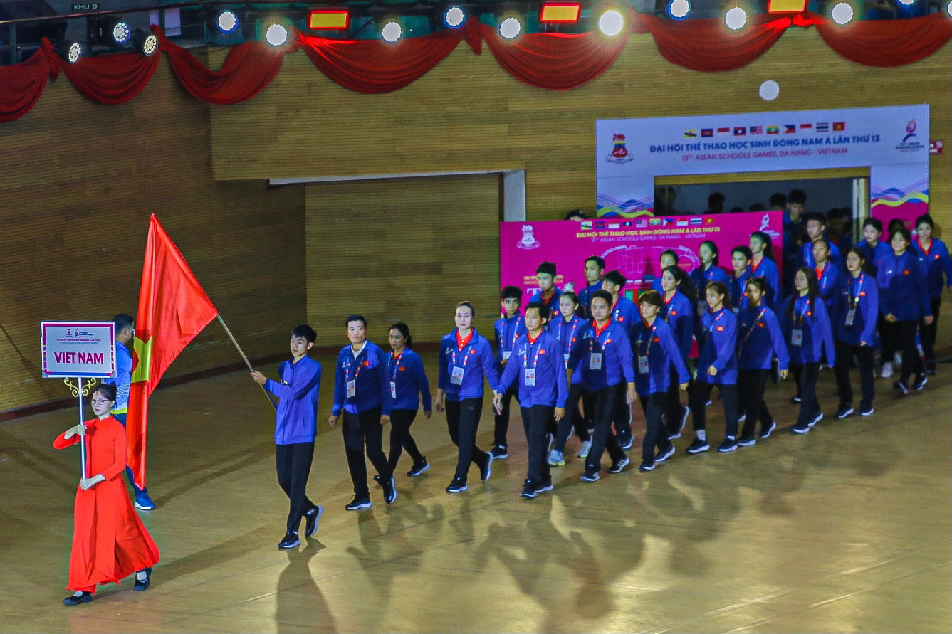 Đoàn thể thao Việt Nam đứng nhất toàn đoàn sau nhiều ngày tranh tài. Đoàn thể thao Việt Nam đứng nhất toàn đoàn sau nhiều ngày tranh tài.