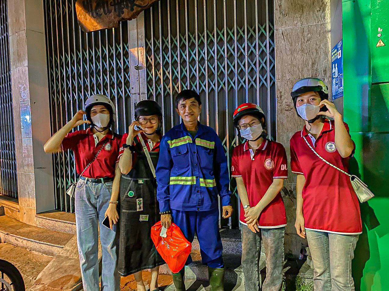 Chị Võ Gia Hân - Chủ nhiệm CLB Công nghệ Thực phẩm cho hay, đây là chương trình tổ chức hàng năm của CLB Công nghệ Thực phẩm - Trường ĐH Bách khoa nhân dịp lễ 30/4 - 1/5.