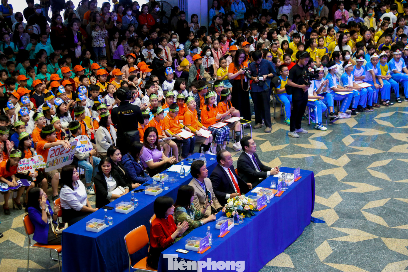 Sáng 22/3, hơn 2.000 học sinh các trường trên địa bàn thành phố Đà Nẵng tham gia ngày hội STEM cấp tiểu học do Phòng Giáo dục và Đào tạo quận Ngũ Hành Sơn cùng Trường Tiểu học &amp;Trung học cơ sở FPT Đà Nẵng phối hợp tổ chức.