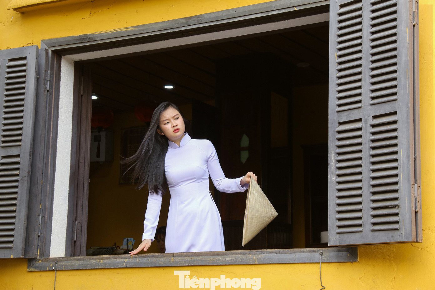 Các bạn trẻ xúng xính check-in trong buổi chiều mát tại Hội An. Các bạn trẻ xúng xính check-in trong buổi chiều mát tại Hội An.