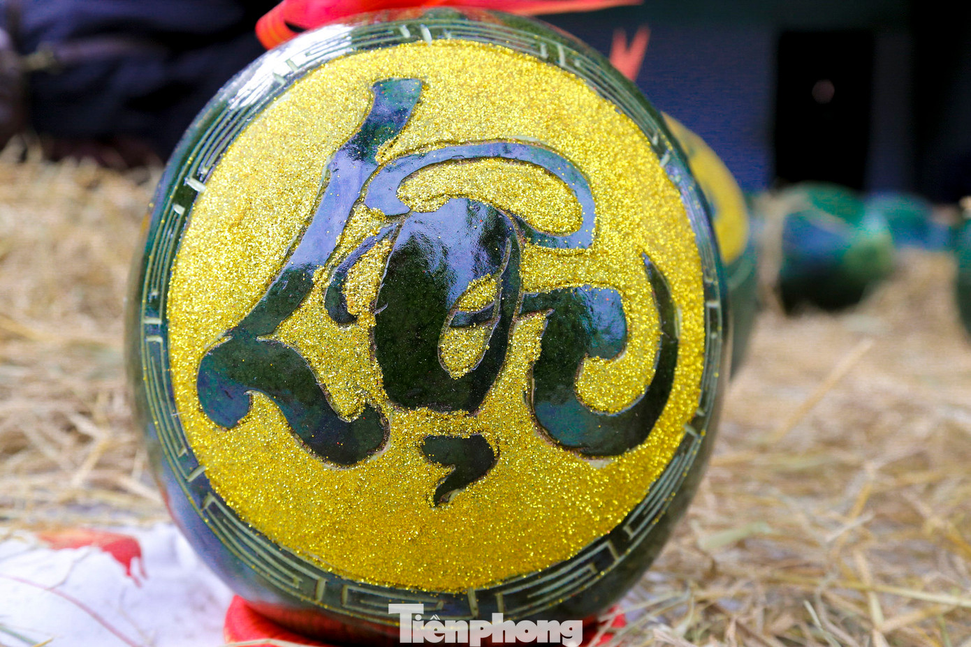 Những quả dưa được khắc họa tiết đẹp mắt.