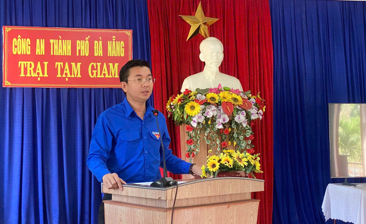 Anh Nguyễn Bá Duân - Phó Bí thư Thành Đoàn Đà Nẵng phát biểu tại chương trình. Anh Nguyễn Bá Duân - Phó Bí thư Thành Đoàn Đà Nẵng phát biểu tại chương trình.