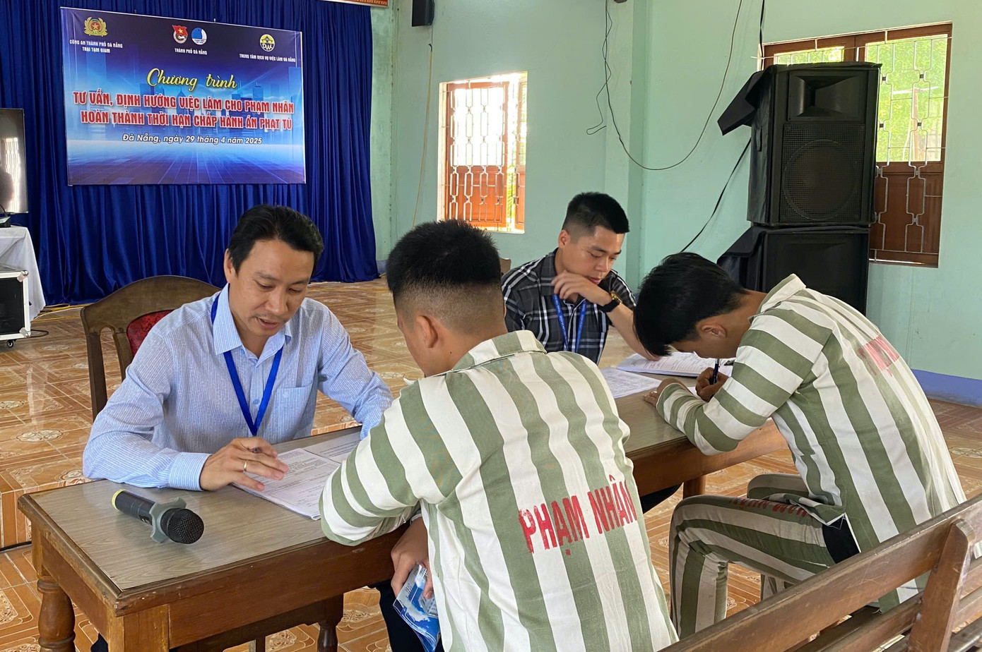 Tư vấn, định hướng việc làm cho phạm nhân chuẩn bị hoàn thành thời hạn chấp hành án phạt tù năm 2025. Tư vấn, định hướng việc làm cho phạm nhân chuẩn bị hoàn thành thời hạn chấp hành án phạt tù năm 2025.