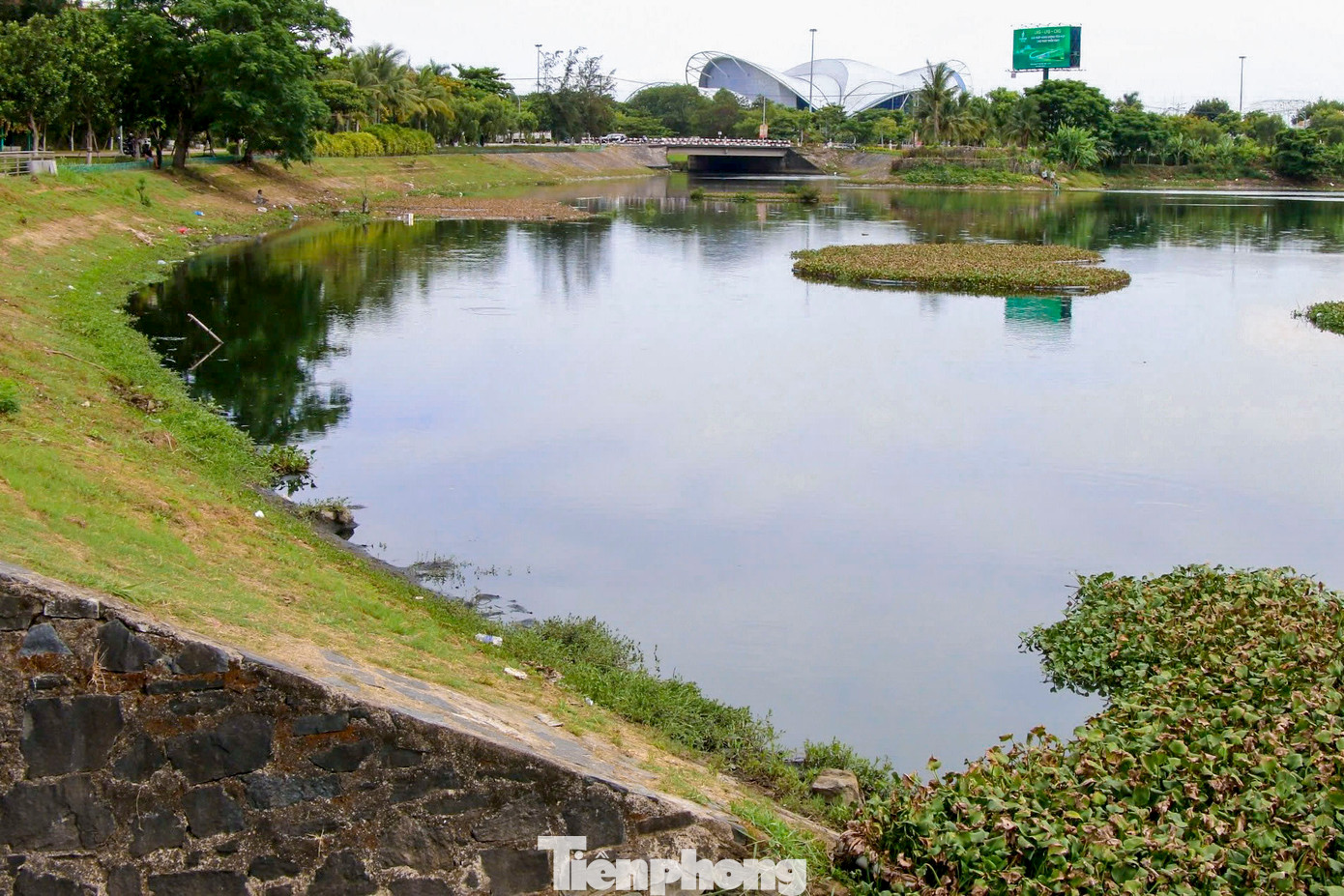 Theo kế hoạch, dự án sẽ tiến hành nạo vét đáy lòng hồ tại các khu vực thượng lưu, trung tâm và hạ lưu với tổng diện tích khoảng 70.850 m2. Khối lượng bùn lỏng dự kiến được nạo vét vào khoảng 40.474 m3.