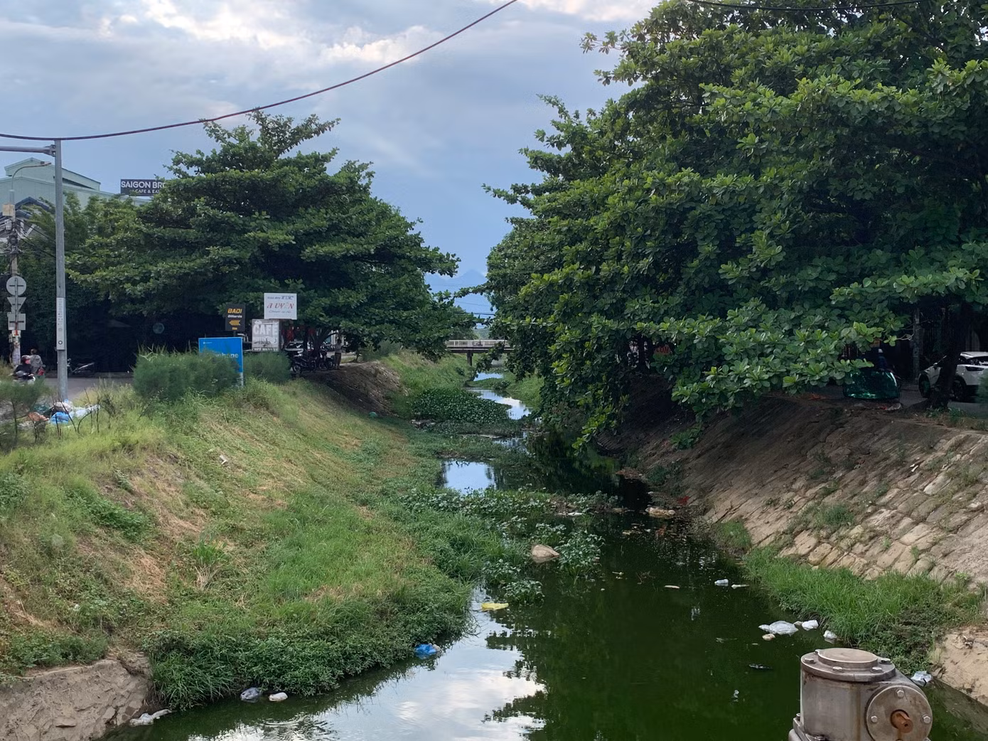 Dự án đậy kín tuyến kênh hở dài khoảng 500m để đầu tư xây dựng công viên, tạo không gian sinh hoạt tại khu vực đường Hồng Thái – Tân Trào đã được HĐND TP. Đà Nẵng thông qua với tổng mức đầu tư dự án hơn 105 tỷ đồng.