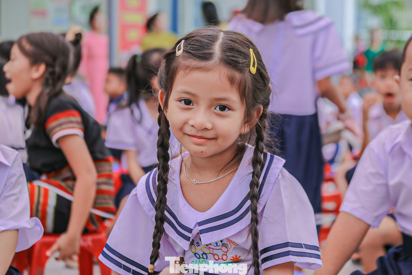 Nụ cười hồn nhiên của các em học sinh trong lần đầu tiên khai giảng của mình. Nụ cười hồn nhiên của các em học sinh trong lần đầu tiên khai giảng của mình.