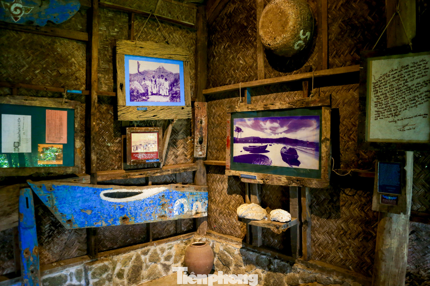 Đến với bảo tàng, du khách không chỉ được tham quan, chiêm ngưỡng cảnh vật mà còn được tìm hiểu về lịch sử, phong tục tập quán, lối sống, văn hóa của các dân tộc, nhất là văn hóa làng biển xưa.