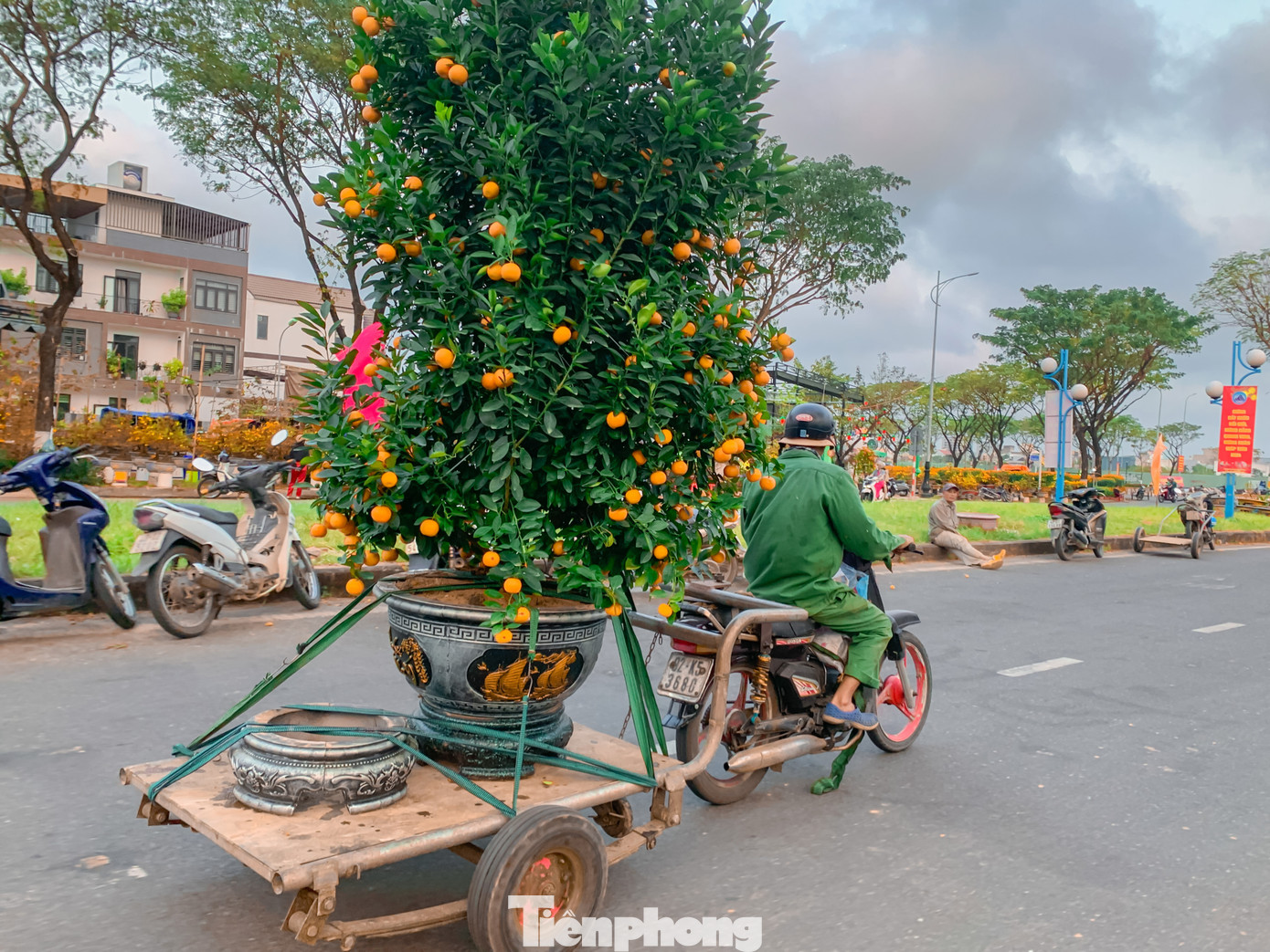 Tùy theo khoảng cách xa gần mà người chở thuê sẽ thương lượng và ra giá phù hợp với khách mua.