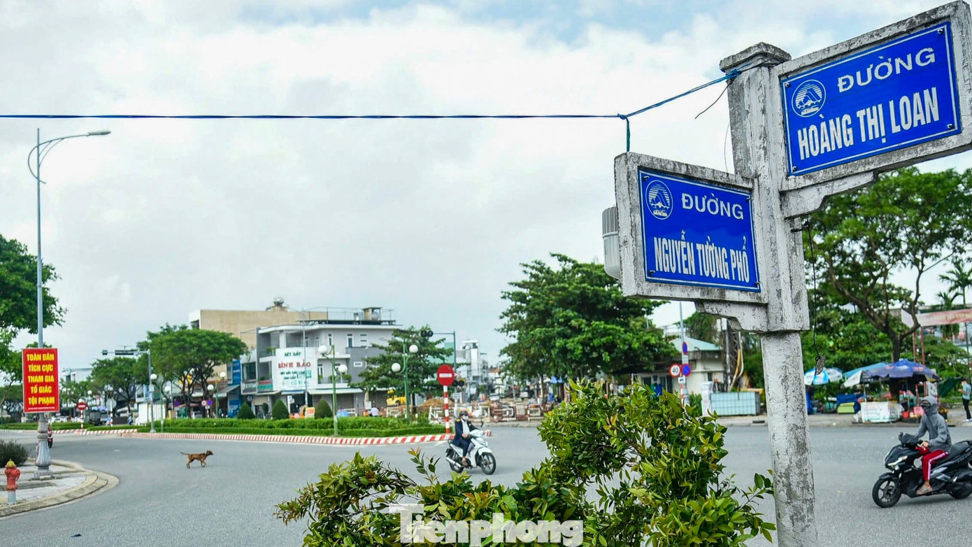 Khu vực TP. Đà Nẵng dự kiến xây dựng ga đường sắt mới gần hồ Trung Nghĩa, phường Hòa Minh. Nằm tại nút giao 3 tuyến đường Hoàng Thị Loan – Nam Trân – Nguyễn Tường Phổ (quận Liên Chiểu). Khu vực TP. Đà Nẵng dự kiến xây dựng ga đường sắt mới gần hồ Trung Nghĩa, phường Hòa Minh. Nằm tại nút giao 3 tuyến đường Hoàng Thị Loan – Nam Trân – Nguyễn Tường Phổ (quận Liên Chiểu).