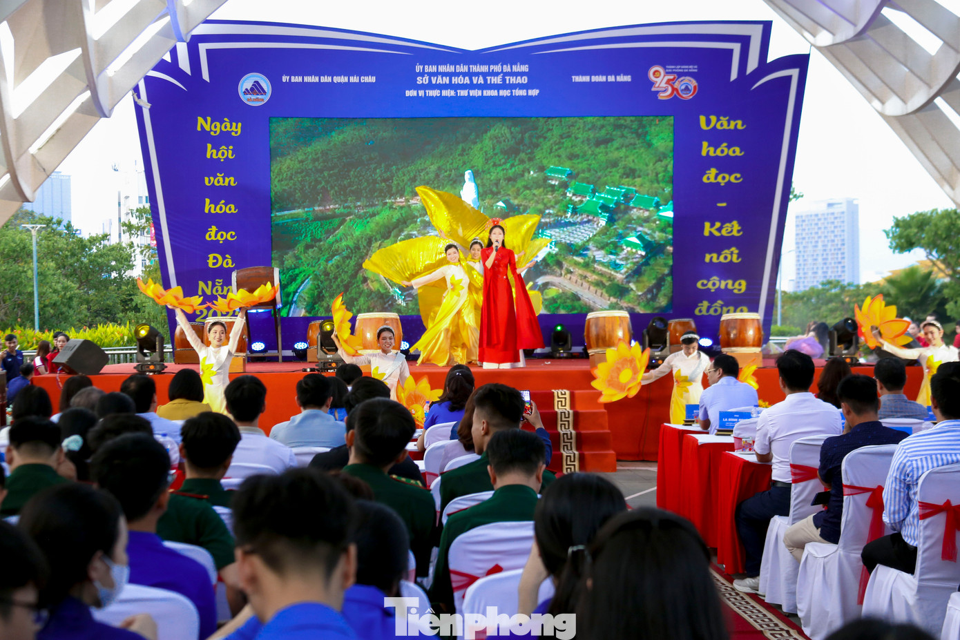 Ngày hội văn hóa đọc Đà Nẵng 2025 được tổ chức nhằm hưởng ứng Ngày Sách và Văn hóa đọc Việt Nam, đồng thời lan tỏa thói quen đọc sách trong cộng đồng. Đây là hoạt động có ý nghĩa đặc biệt gắn với các hoạt động tuyên truyền, kỷ niệm các ngày lễ lớn, sự kiện lịch sử trọng đại của đất nước và thành phố trong năm 2025.