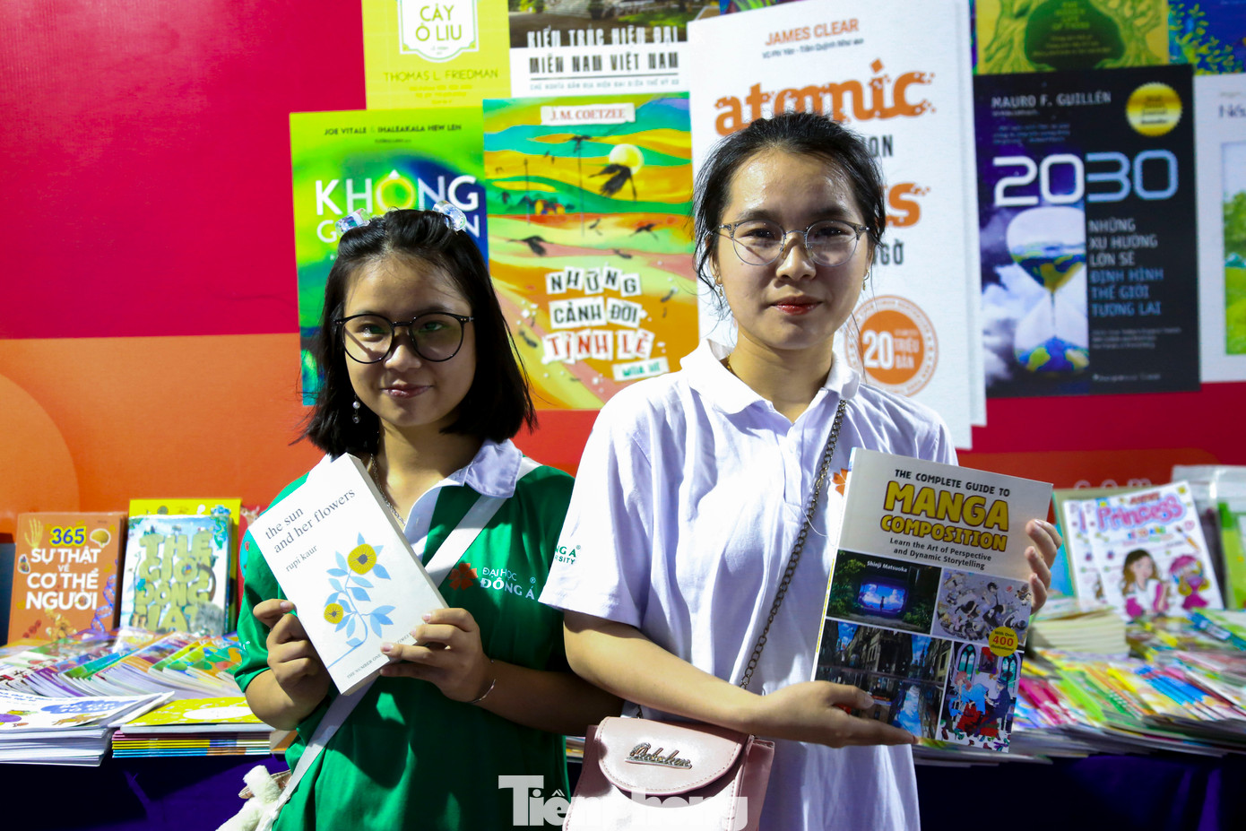 &quot;Ngày hội văn hóa đọc không chỉ là dịp để lan tỏa niềm yêu thích đọc sách, mà còn góp phần khơi dậy tinh thần học hỏi và sáng tạo trong giới trẻ. Em rất vui vì có cơ hội giao lưu, tìm được nhiều cuốn sách hay và gặp gỡ những người bạn cùng đam mê đọc sách&quot;, bạn Nguyễn Thị Thanh Ngọc, sinh viên ĐH Đông Á chia sẻ.