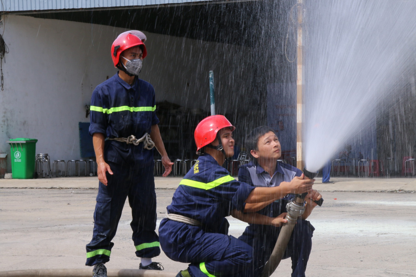 Đại tá Phan Văn Dũng, Phó Giám đốc Công an TP Đà Nẵng cho biết: Thông qua các buổi diễn tập tuyên truyền, thực hành, người dân, học sinh trên địa bàn TP sẽ nâng cao nhận thức, ý thức cảnh giác và trách nhiệm về công tác phòng cháy, chữa cháy và tìm kiếm cứu nạn. Qua đó, nâng cao kiến thức, tăng cường khả năng thường trực, sẵn sàng ứng phó, xử lý với các tình huống cháy, nổ, sự cố khi xảy ra hỏa hoạn.