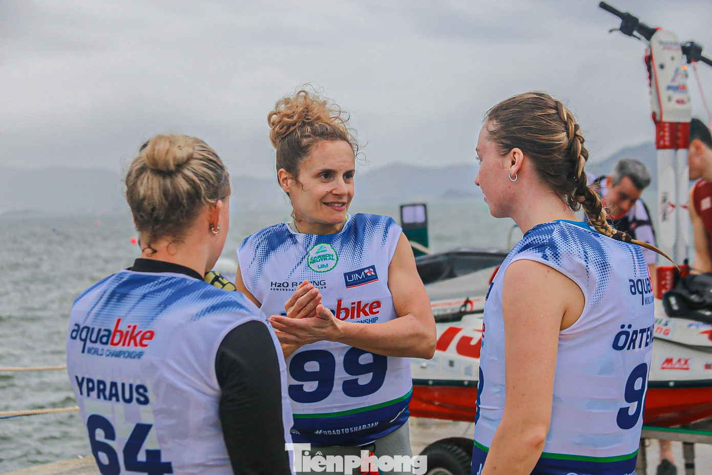 Theo ban tổ chức, giải đua năm nay sẽ có sự tham gia của gần 70 tay đua, trong đó 11 tay đua là những cô gái xinh đẹp đến từ các nước khác nhau. Trong đó có 2 tay đua đã từng vô địch thế giới sẽ tranh tài tại đường đua Ski Ladies GP1 dành cho nữ với tốc độ tối đa lên đến 130km/h.