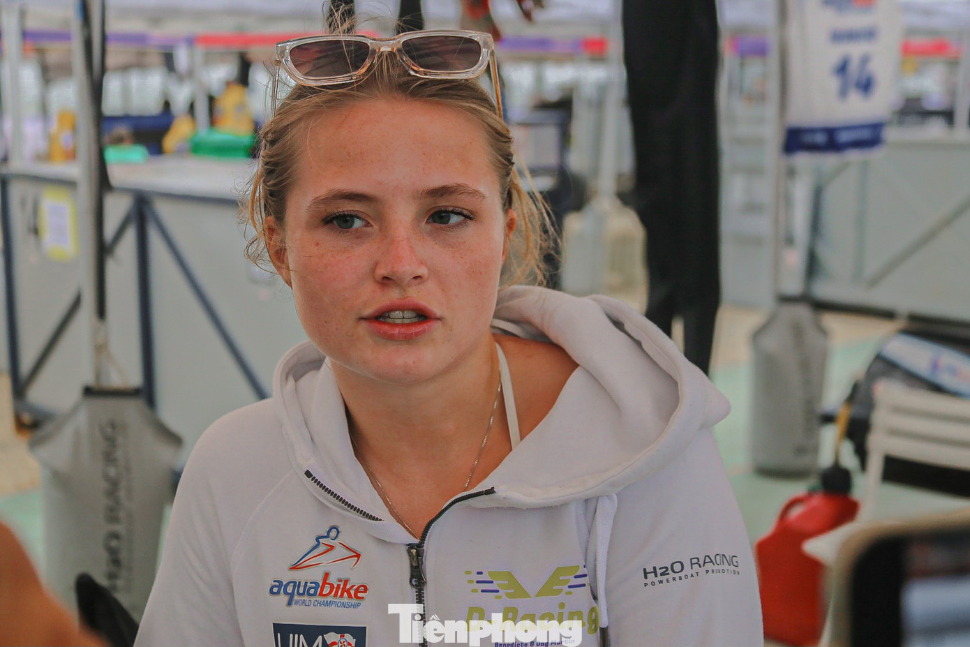 Tay đua Benedicte Drange người Na Uy cho biết, cô học và đua mô tô nước được 3 năm, trước khi đến Việt Nam thi đấu đã chuẩn bị rất kĩ càng. “Tôi đã chuẩn bị sẵn sàng cho màn thi đấu sắp tới, tôi tin mình sẽ giành vị trí cao nhất”.