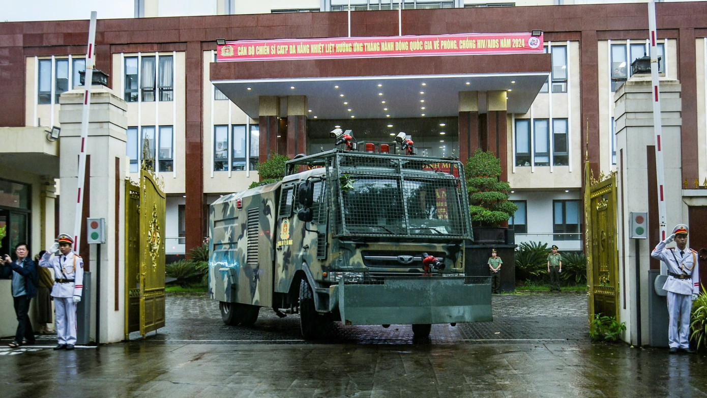 Bên cạnh đó, Công an thành phố còn chủ trì phối hợp với các sở, ban, ngành, địa phương tổ chức triển khai phòng ngừa xã hội, quản lý Nhà nước để hạn chế tối đa các nguyên nhân, điều kiện để các đối tượng lợi dụng vi phạm pháp luật, nhất là các lĩnh vực, loại hình kinh doanh dịch vụ nhạy cảm. Bên cạnh đó, Công an thành phố còn chủ trì phối hợp với các sở, ban, ngành, địa phương tổ chức triển khai phòng ngừa xã hội, quản lý Nhà nước để hạn chế tối đa các nguyên nhân, điều kiện để các đối tượng lợi dụng vi phạm pháp luật, nhất là các lĩnh vực, loại hình kinh doanh dịch vụ nhạy cảm.