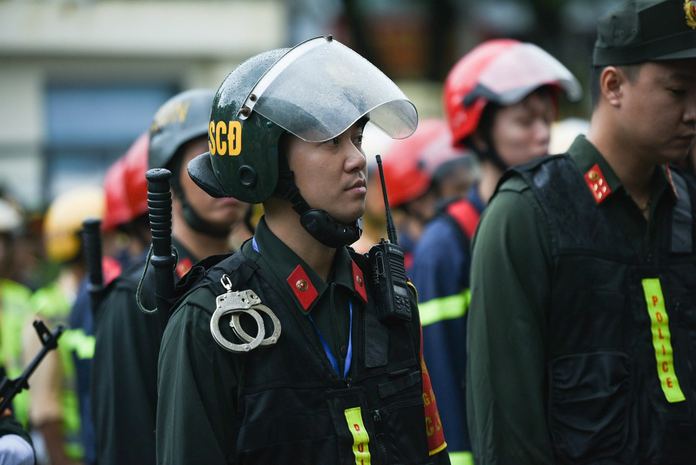 100% đối tượng hình sự, ma túy, tái hòa nhập cộng đồng, thi hành án hình sự tại cộng đồng, đối tượng loạn thần, “ngáo đá”, số thanh thiếu niên có dấu hiệu tàng trữ hung khí tụ tập đánh nhau... sẽ được các đơn vị công an kiểm danh, kiểm diện, giáo dục, răn đe, quản lý, theo dõi theo quy định. 100% đối tượng hình sự, ma túy, tái hòa nhập cộng đồng, thi hành án hình sự tại cộng đồng, đối tượng loạn thần, “ngáo đá”, số thanh thiếu niên có dấu hiệu tàng trữ hung khí tụ tập đánh nhau... sẽ được các đơn vị công an kiểm danh, kiểm diện, giáo dục, răn đe, quản lý, theo dõi theo quy định.