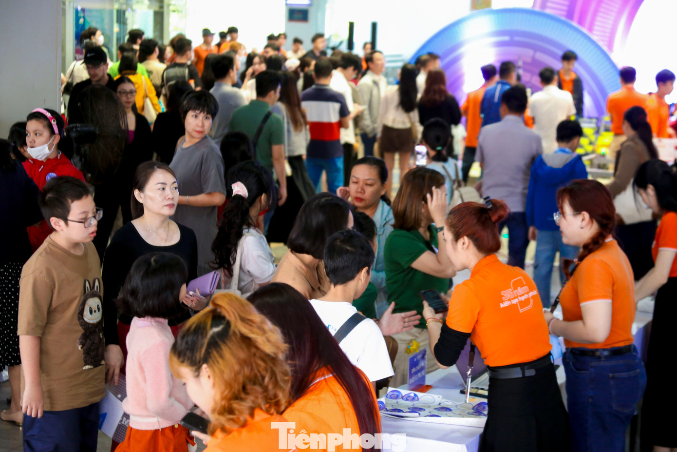 Hàng nghìn học sinh, phụ huynh tham gia ngày hội Open Day 2025.