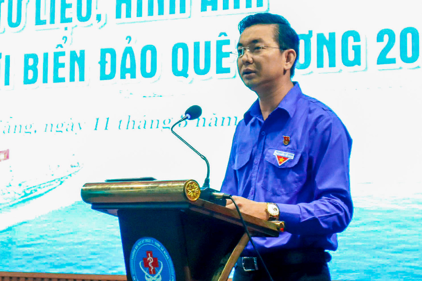 Triển lãm còn có các hoạt động giao lưu, tọa đàm, chia sẻ kinh nghiệm về bảo vệ chủ quyền biển đảo, cũng như những đóng góp của tuổi trẻ trong công cuộc bảo vệ biên cương Tổ quốc. Anh Nguyễn Bá Duân - Phó Bí thư Thành Đoàn Đà Nẵng cho biết: Biển đảo Việt Nam là một phần lãnh thổ thiêng liêng không thể tách rời của Tổ quốc. Chính vì vậy, bảo vệ vững chắc chủ quyền Tổ quốc nói chung và chủ quyền biển, đảo Việt Nam nói riêng là trách nhiệm thiêng liêng của mỗi người dân, nhất là thế hệ trẻ.