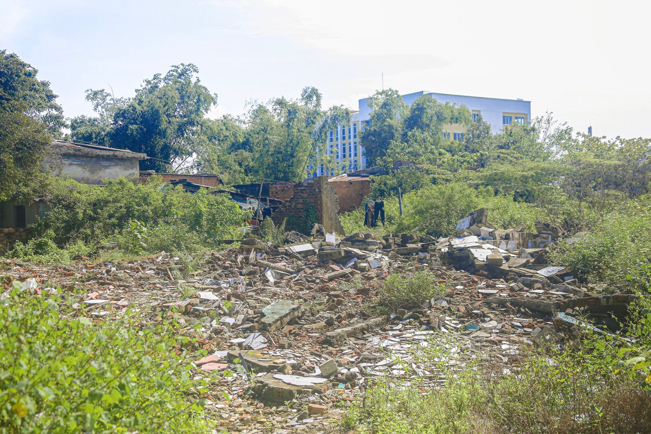 Mới đây, UBND tỉnh Quảng Nam giao sở, ngành, đơn vị liên quan soát để hoàn chỉnh hồ sơ Quy hoạch chi tiết 1/500 của Làng Đại học Đà Nẵng trên địa bàn tỉnh Quảng Nam để trình cấp có thẩm quyền thẩm định, phê duyệt để làm cơ sở triển khai thực hiện các bước tiếp theo của dự án theo ý kiến chỉ đạo của Phó Thủ tướng Chính phủ Trần Hồng Hà.