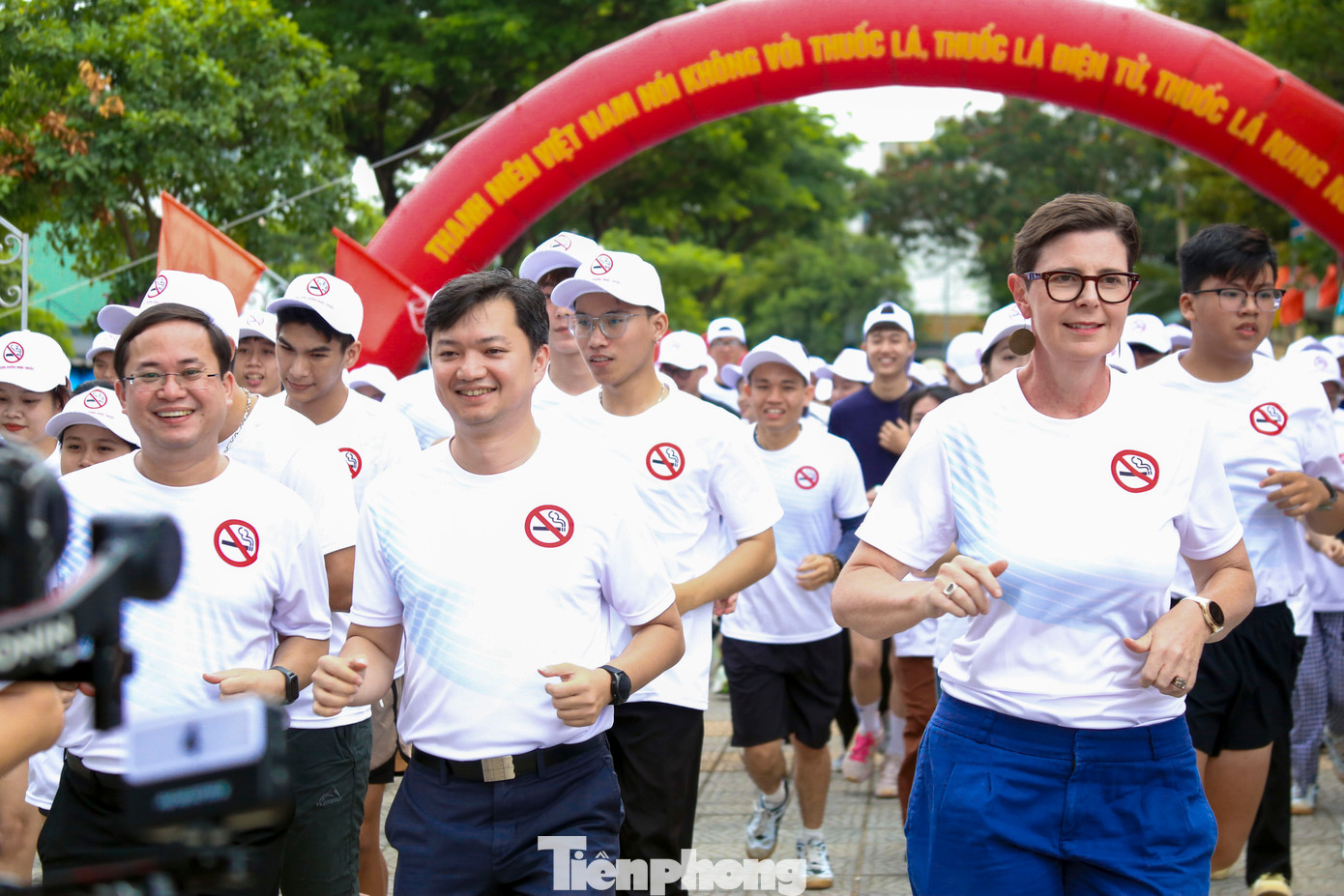 Sau lễ mít tinh, Trung ương Đoàn tổ chức Giải chạy online &quot;Thanh niên Việt Nam nói không với thuốc lá, thuốc lá điện tử và thuốc lá nung nóng&quot; với sự tham gia của 1.000 đoàn viên, thanh niên tham gia tại lễ phát động.