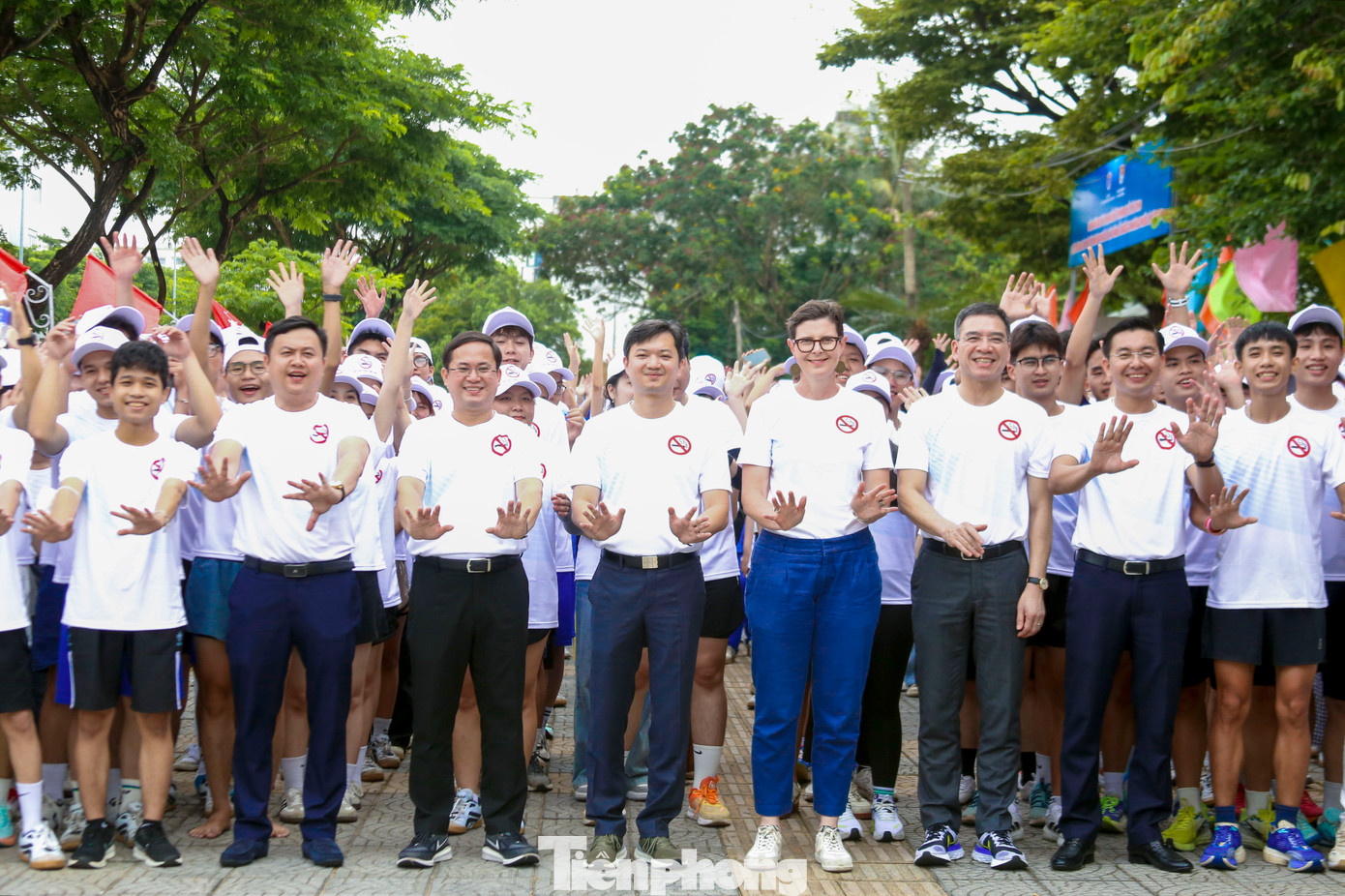 Sau lễ mít tinh, Trung ương Đoàn tổ chức Giải chạy online &quot;Thanh niên Việt Nam nói không với thuốc lá, thuốc lá điện tử và thuốc lá nung nóng&quot; với sự tham gia của 1.000 đoàn viên, thanh niên tham gia tại lễ phát động.