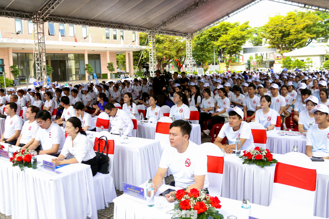 Sáng 26/5, Trung ương Đoàn phối hợp với Quỹ Phòng, chống tác hại của thuốc lá tổ chức Lễ mít tinh hưởng ứng với chủ đề “Vạch trần sự hấp dẫn giả tạo” với sự tham gia của hơn 1.000 đoàn viên, thanh niên trên địa bàn thành phố Đà Nẵng.
