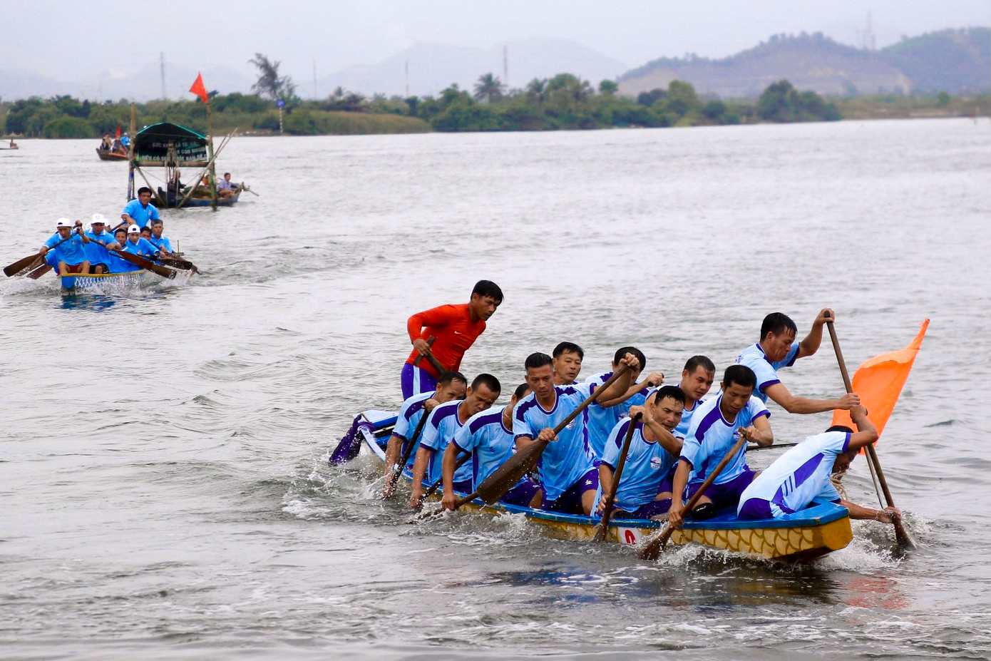 Các đội đã thi đấu hết mình, mang đến nhiều cảm xúc cho người đến xem và cổ vũ.