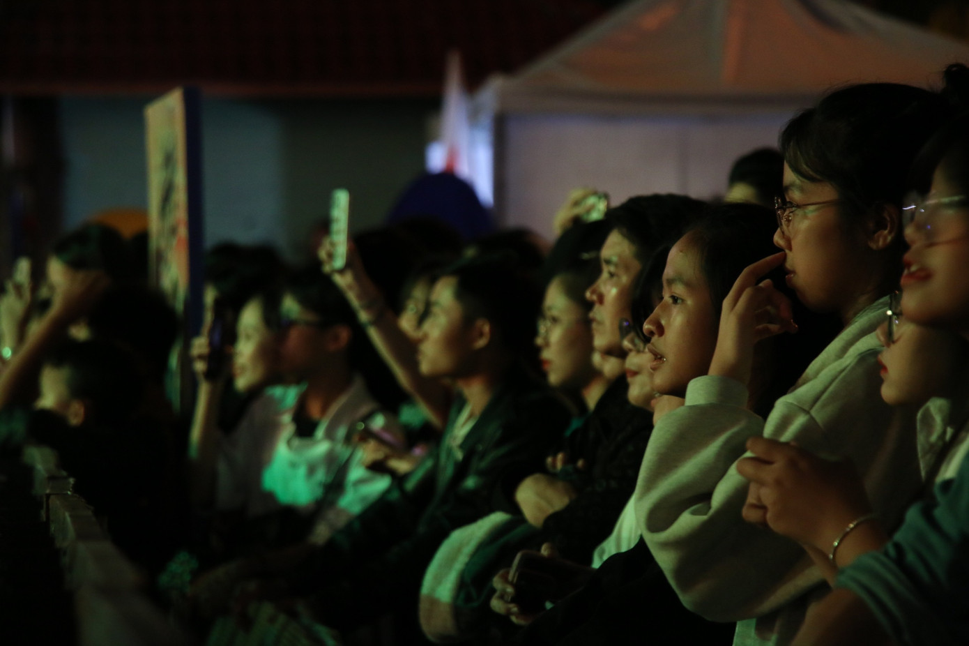 Nhiều bạn trẻ thích thú với những sự kiện sôi nổi chào đón năm mới lần này.