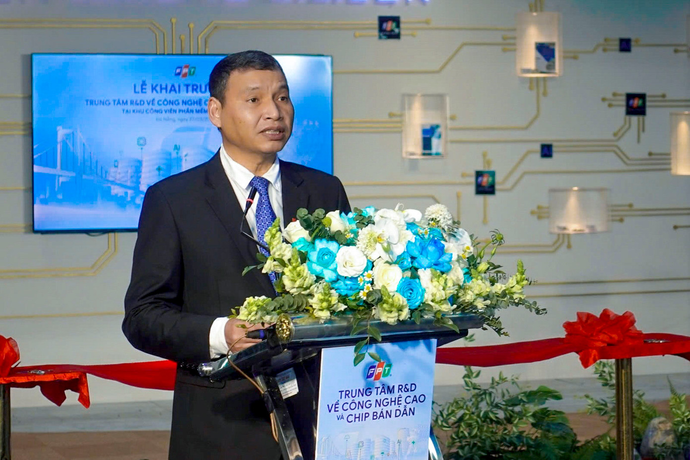 Ông Hồ Kỳ Minh - Phó Chủ tịch Thường trực UBND thành phố Đà Nẵng phát biểu tại buổi khai trương. Ông Hồ Kỳ Minh - Phó Chủ tịch Thường trực UBND thành phố Đà Nẵng phát biểu tại buổi khai trương.