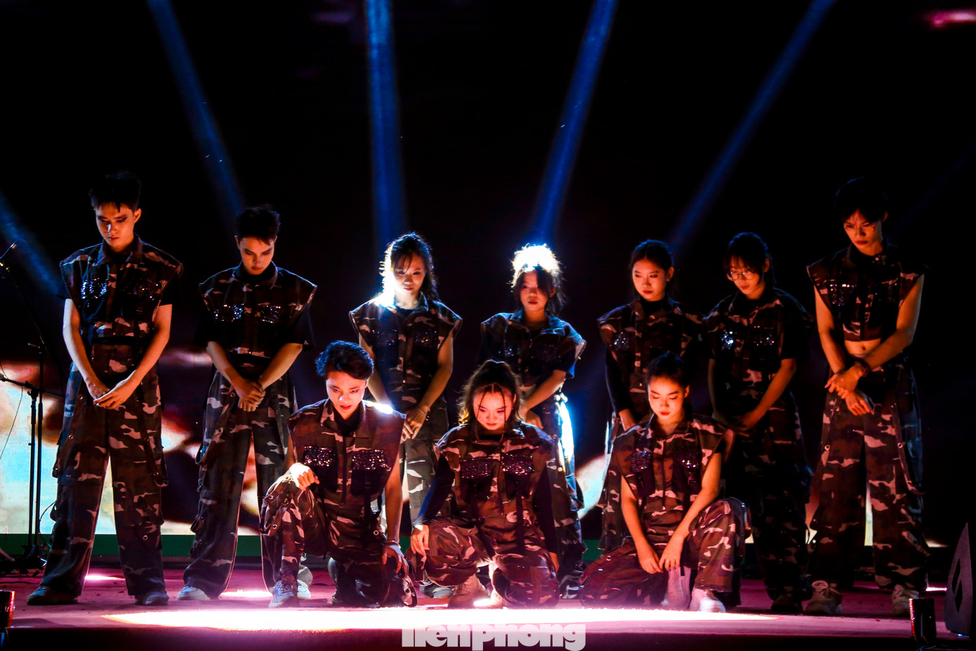 Nhiều tiết mục hay, đặc sắc được các nhóm bạn trẻ thể hiện làm cả khán đài bùng nổ.
