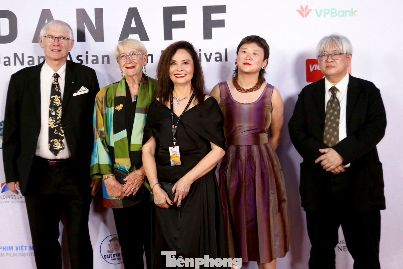 Dàn sao trên thảm đỏ LHP châu Á Đà Nẵng 2025 ảnh 1