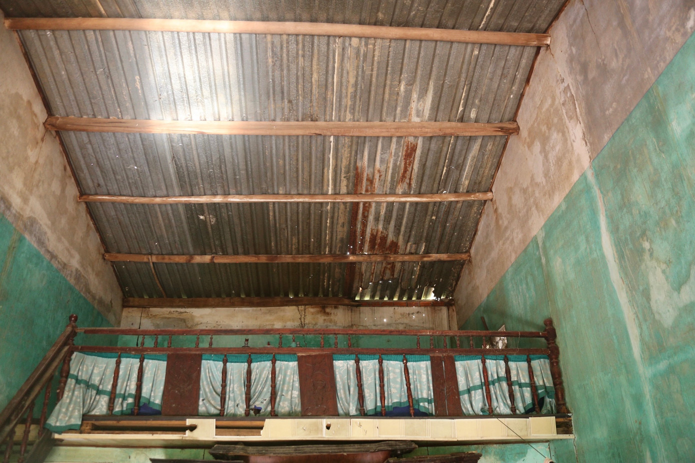 Ông Ngô Ngọc Châu, Phó Giám đốc Ban Quản lý giải phóng mặt bằng huyện Hòa Vang cho biết: Hiện quỹ đất bố trí tái định cư cho người dân trên địa bàn huyện còn thiếu 197 lô đất, trong khi đó nhiều hộ dân chưa di dời theo diện giải tỏa vì chưa thống nhất trong việc bố trí cấp đất. Ban GPMB sẽ rà soát những hộ đã nhận đất TĐC, hộ chưa nhận đất thực tế để cân đối xem xét bố trí đất cho các hộ dân sớm ổn định cuộc sống.