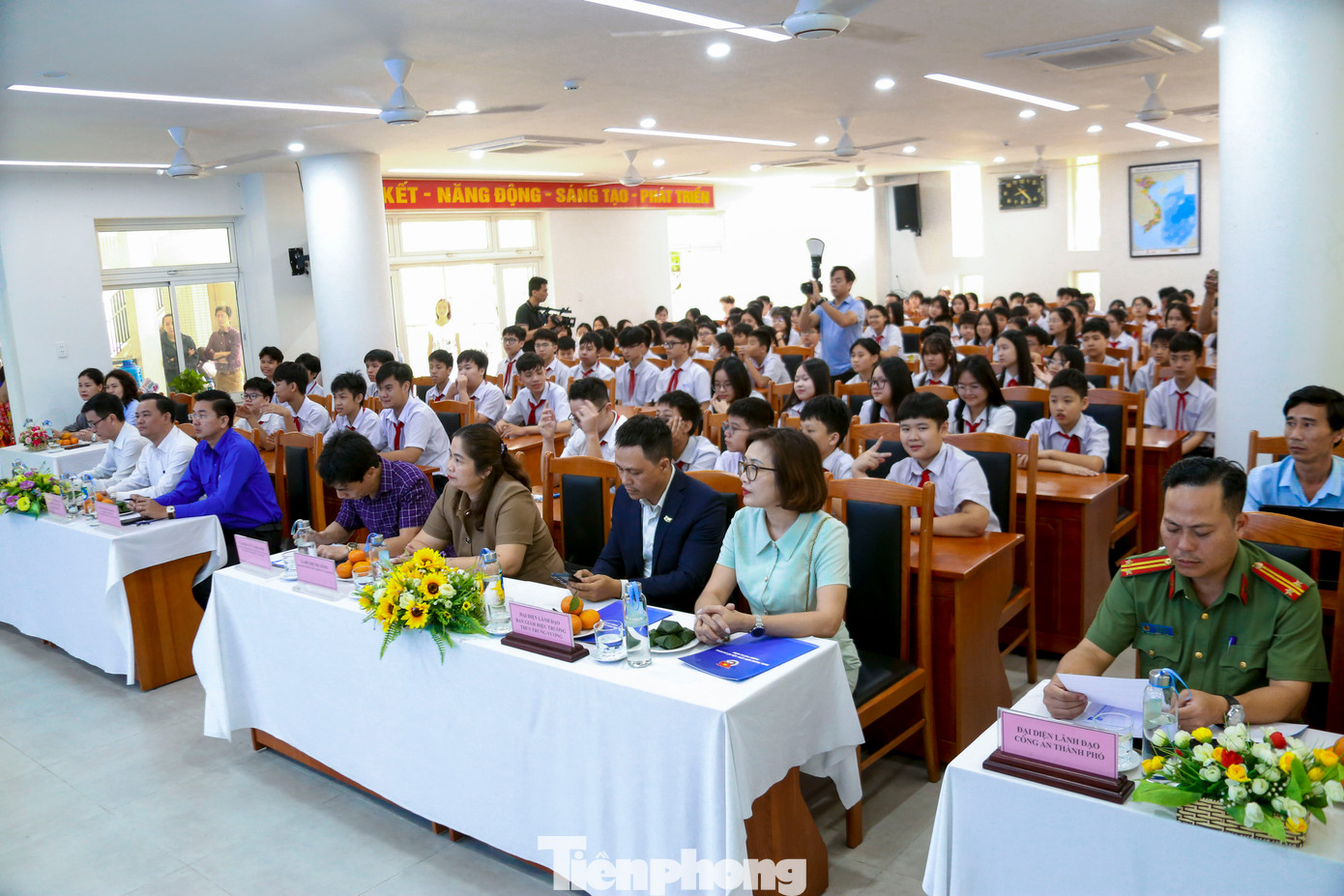 Lễ phát động cuộc thi vẽ tranh tuyên truyền chống tác hại của thuốc lá. Lễ phát động cuộc thi vẽ tranh tuyên truyền chống tác hại của thuốc lá.