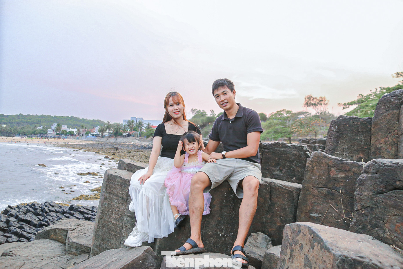 Gành Đá Đĩa cũng là nơi được nhiều người chọn đến trong kỳ nghỉ lễ của mình.