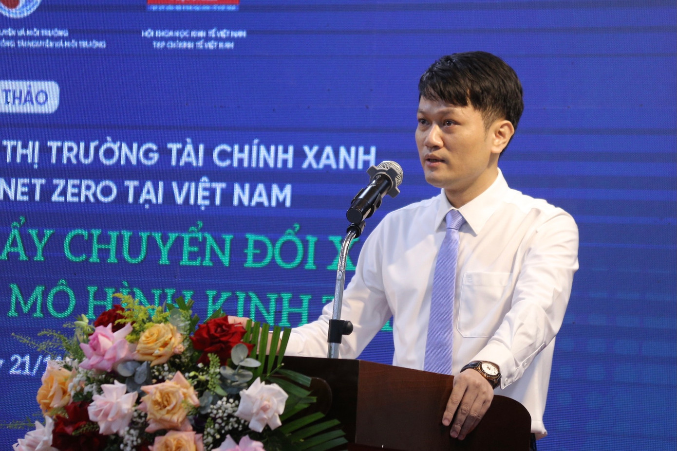 Ông Đoàn Trường Giang - Phó Giám đốc Trung tâm Truyền thông tài nguyên và môi trường phát biểu tại hội thảo.