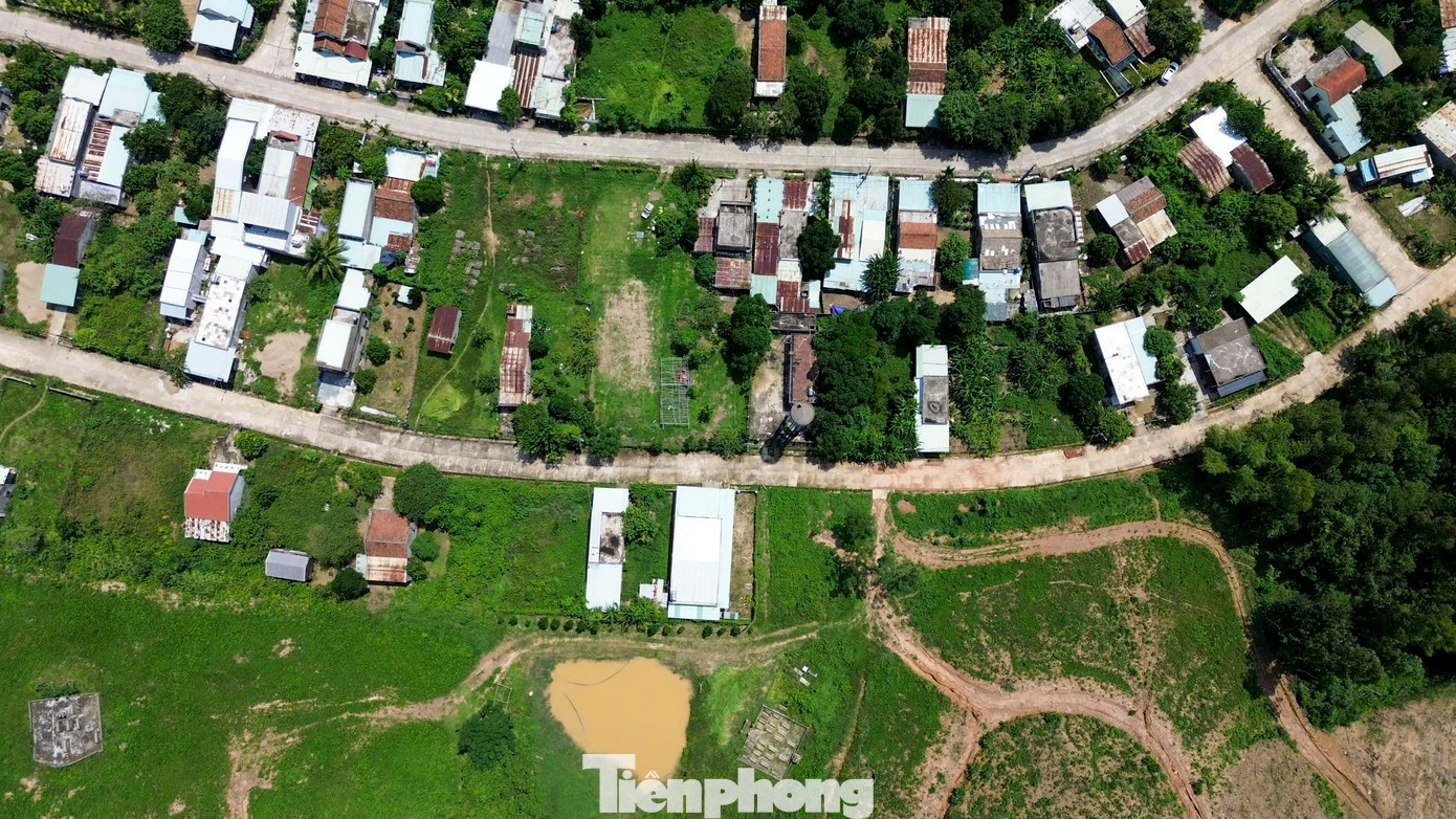 Tại xã Hòa Bắc, 20 hộ dân, 68 khẩu tại các thôn (Tà Lang 7 hộ, Phò Nam 9 hộ, Nam Yên 4 hộ) sẽ được di dời ra khỏi vùng thiên tai nguy hiểm, sạt lở đất. Tuy nhiên, do một số vướng mắc trong các bước phê duyệt nên đến nay vẫn chưa thể triển khai thực hiện di dời.