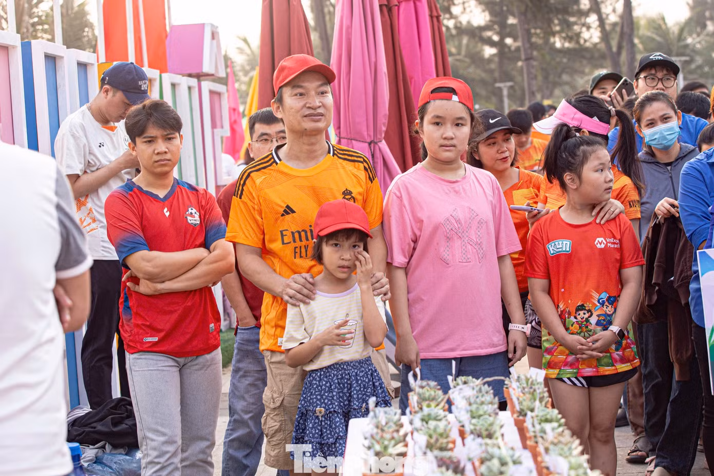 Các bậc phụ huynh cũng đăng ký cho con em mình tham gia hoạt động ý nghĩa này, góp phần giáo dục ý thức bảo vệ môi trường cho các bạn nhỏ. Các bậc phụ huynh cũng đăng ký cho con em mình tham gia hoạt động ý nghĩa này, góp phần giáo dục ý thức bảo vệ môi trường cho các bạn nhỏ.
