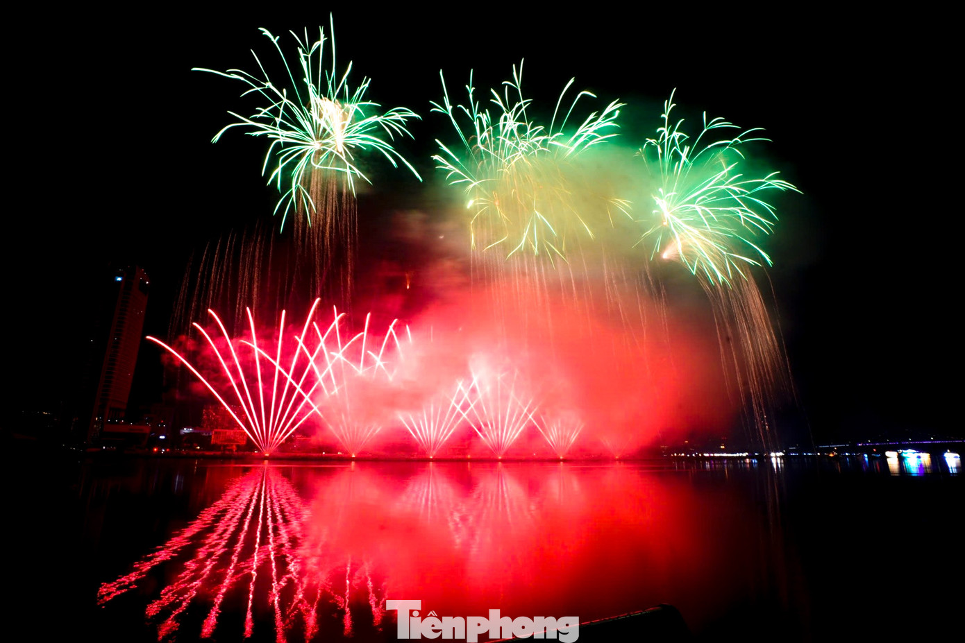 Lễ hội pháo hoa Đà Nẵng. Lễ hội pháo hoa Đà Nẵng.