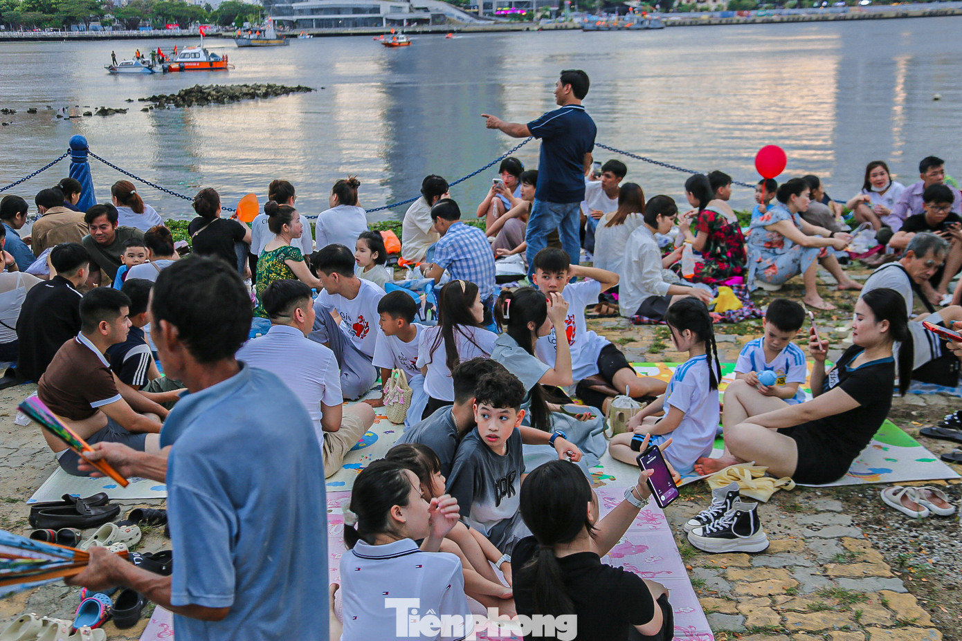 Mang chủ đề “Tinh hoa văn hóa”, đêm khai mạc đã mở màn cho chuỗi 5 đêm pháo hoa kéo dài từ ngày 08/6 - 13/7. Chương trình hứa hẹn sẽ mang đến cho khán giả những ấn tượng đặc biệt tại đêm khai mạc DIFF 2024.