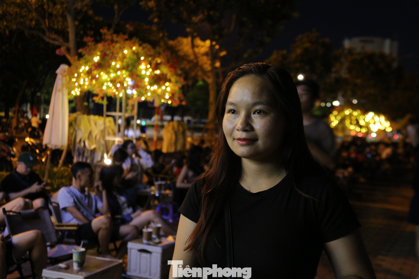 "Đây là mô hình cà phê tại Hà Nội và các thành phố lớn đều đã có, nhưng lần đầu tiên xuất hiện ở Đà Nẵng nên thu hút khá đông người đến vào mỗi sáng. Hi vọng khách du lịch khi đến Đà Nẵng sẽ được trải nghiệm, có nơi để uống cà phê, ngắm bình minh cùng nhau", chị Bùi Hương chia sẻ.