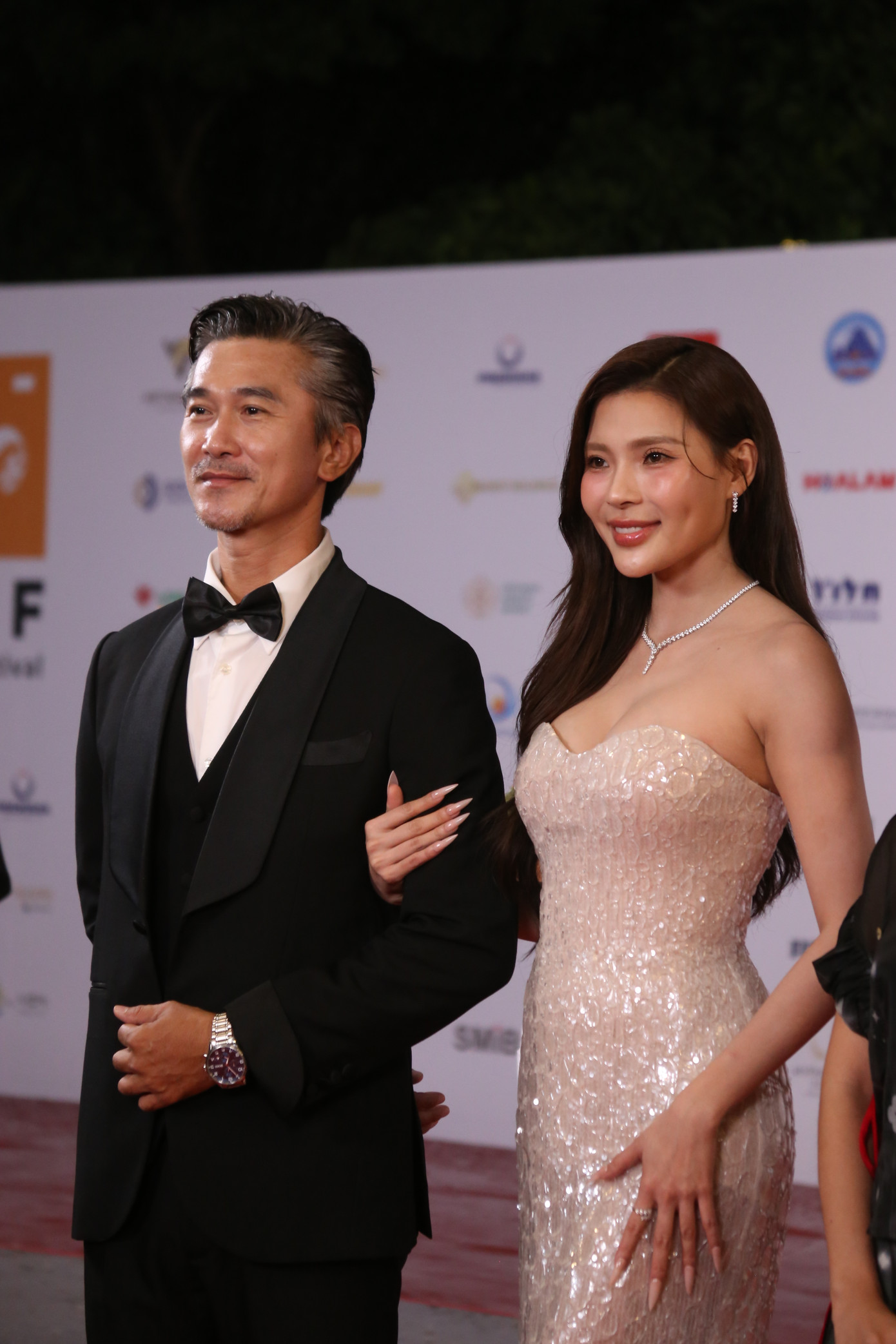 Diễn viên Thúy Diễm có 2 phim điện ảnh tham gia là "Cám" và "Bà già đi bụi".