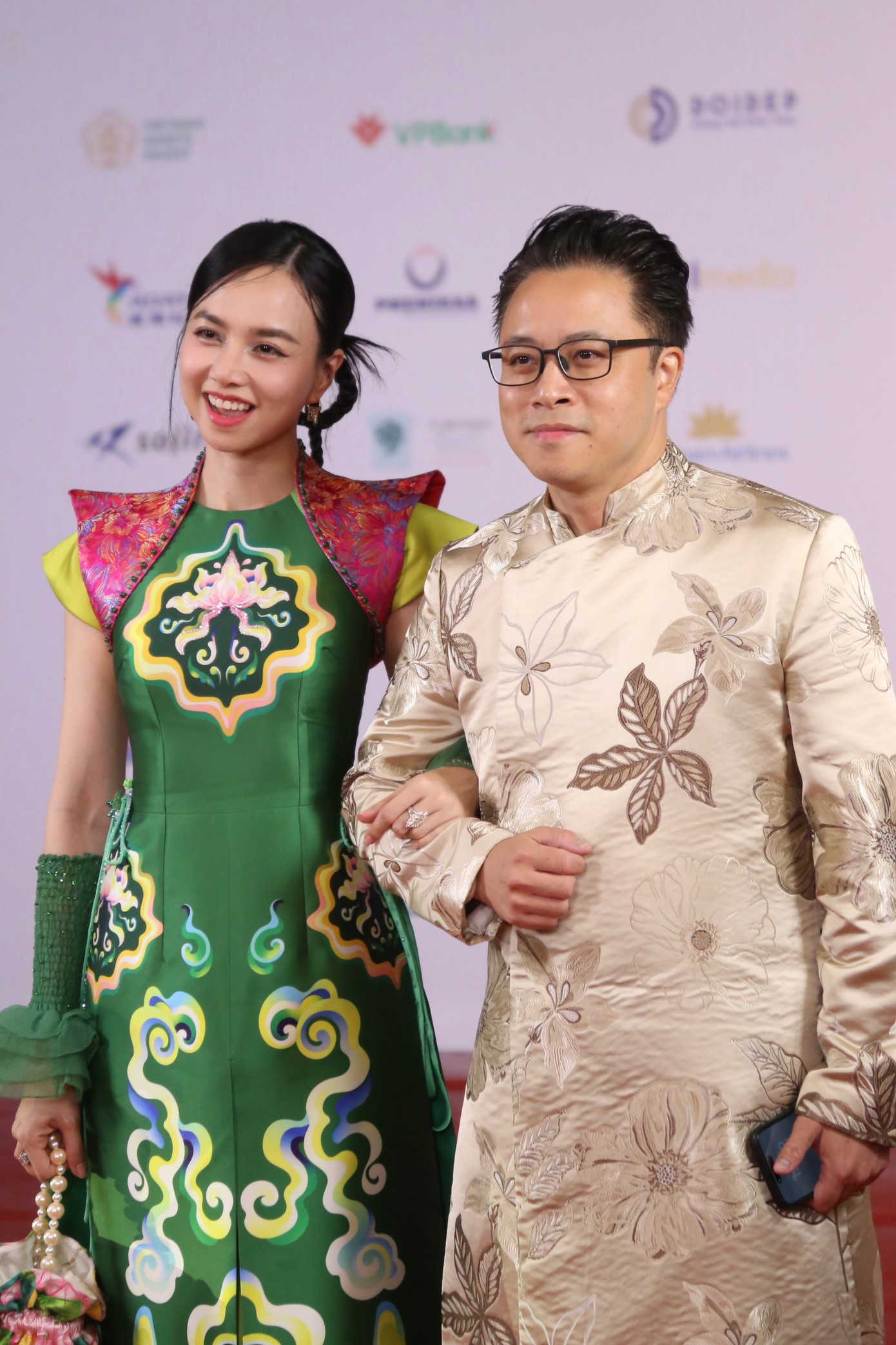 Đạo diễn Victor Vũ và diễn viên Đinh Ngọc Diệp.