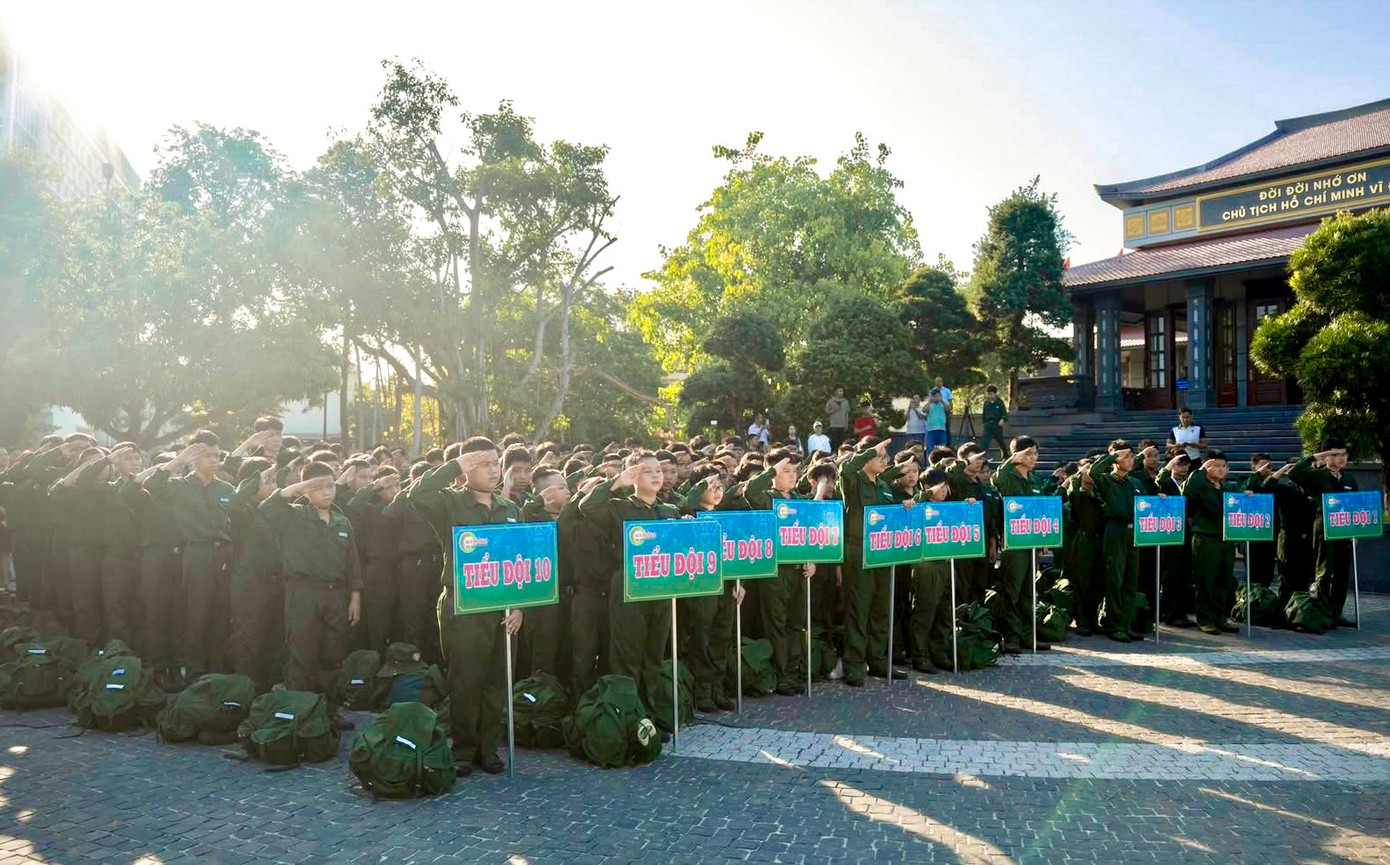 150 học viên tham gia chương trình “Học kỳ trong quân đội” đợt I năm 2025. Ảnh: DQ